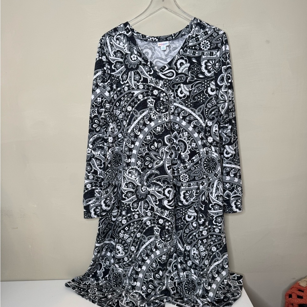 LuLaRoe Black Paisley Emily Swing Dress Long Size 2XL